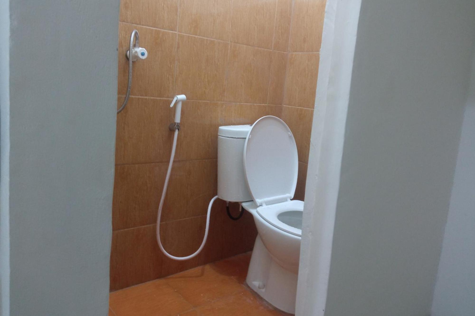 Oyo 93635 Rumah Singgah Cemara Syariah Pekanbaru Buitenkant foto